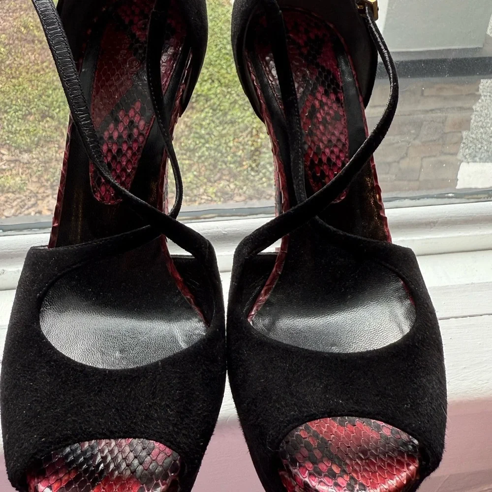 Gucci Black Suede and Pink Snakeskin peep toe heels EUC